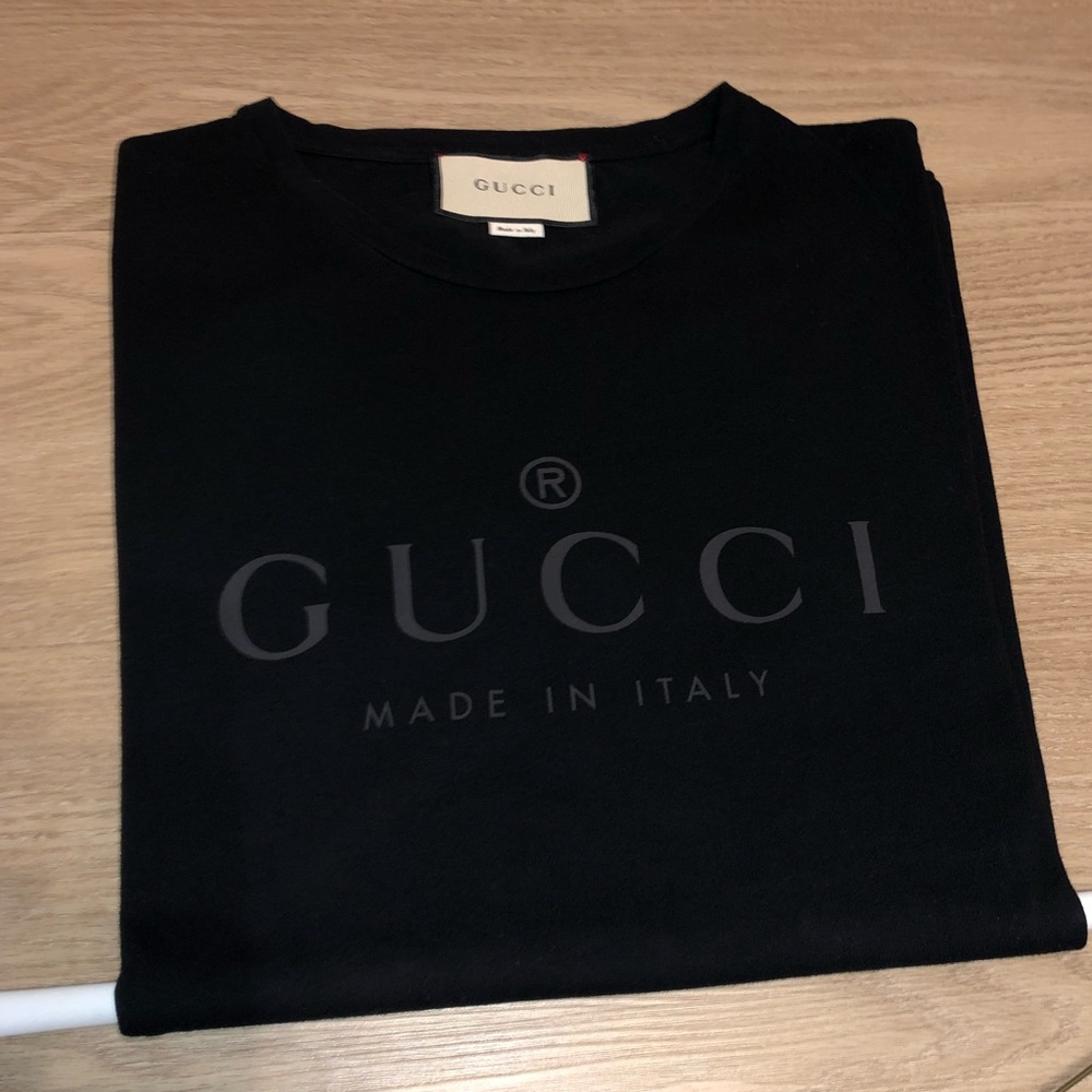 GUCCI black T-shirt